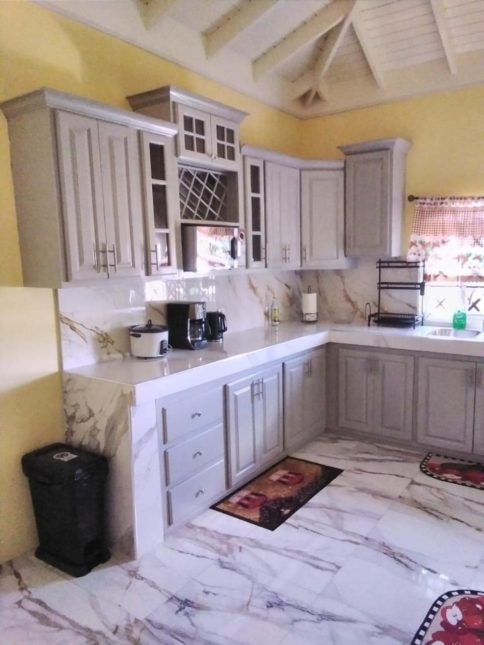Jamaica Oasis Suite Portmore Eksteriør billede